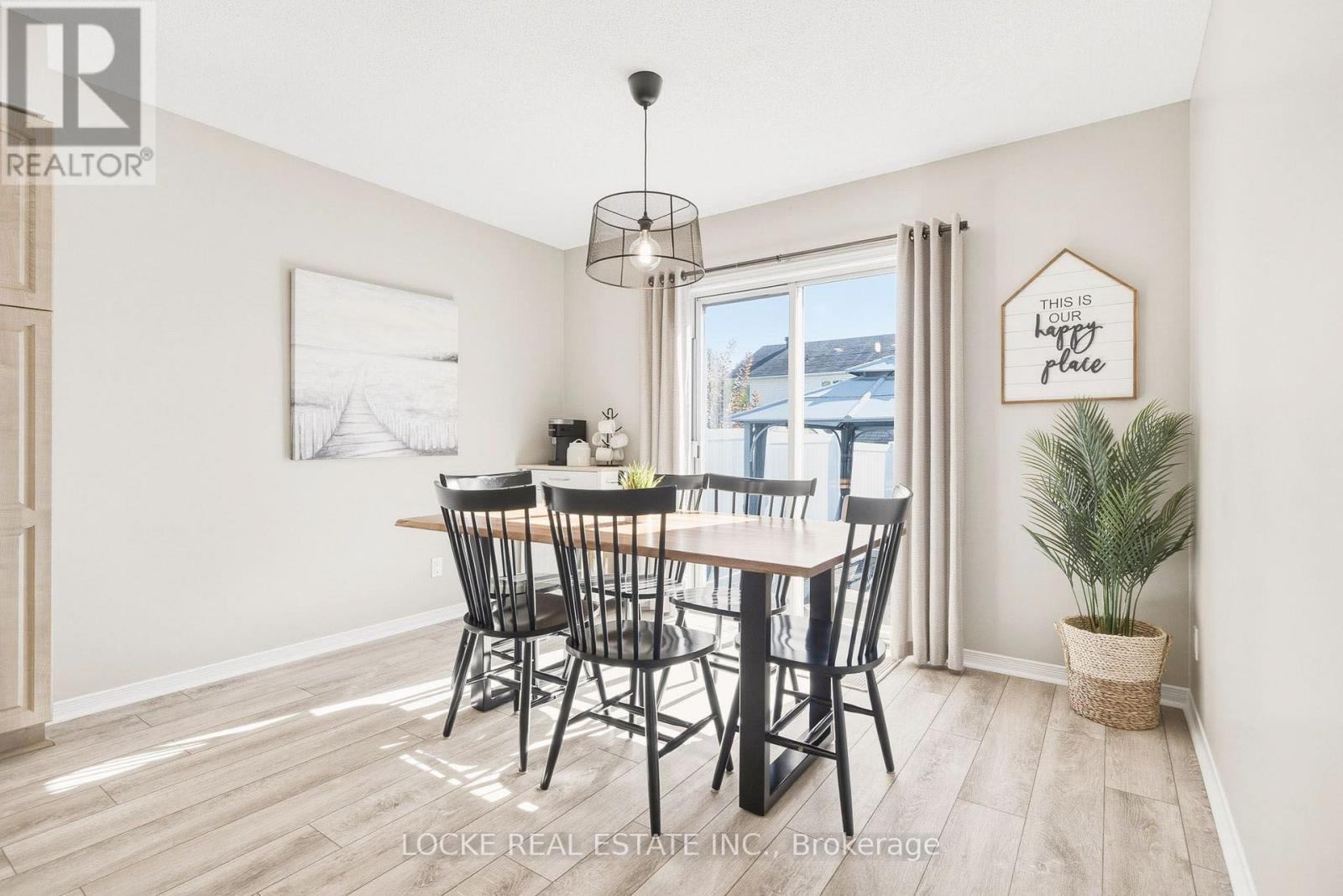 2174 SATURN CRESCENT - 20