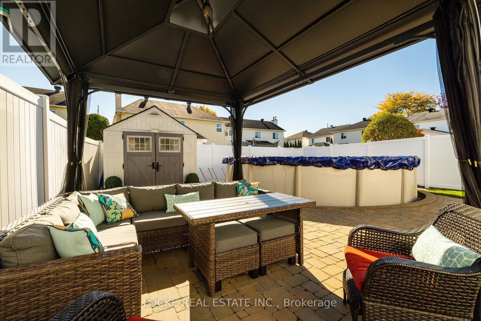 2174 SATURN CRESCENT - 43