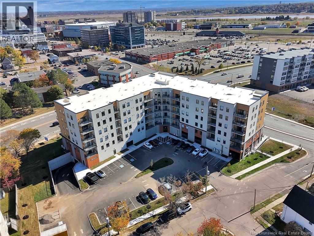 1333 Main Street Unit# 605