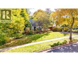 218 Colonial Heights, photo 2
