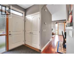 5pc Bathroom - 137 11 Avenue Nw, Calgary, AB T2M0B7 Photo 8