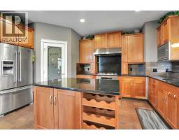 Primary Bedroom - 137 11 Avenue Nw, Calgary, AB T2M0B7 Photo 10