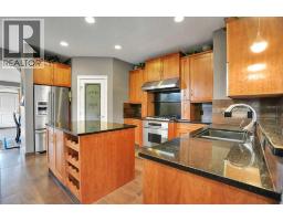 Laundry room - 137 11 Avenue Nw, Calgary, AB T2M0B7 Photo 11