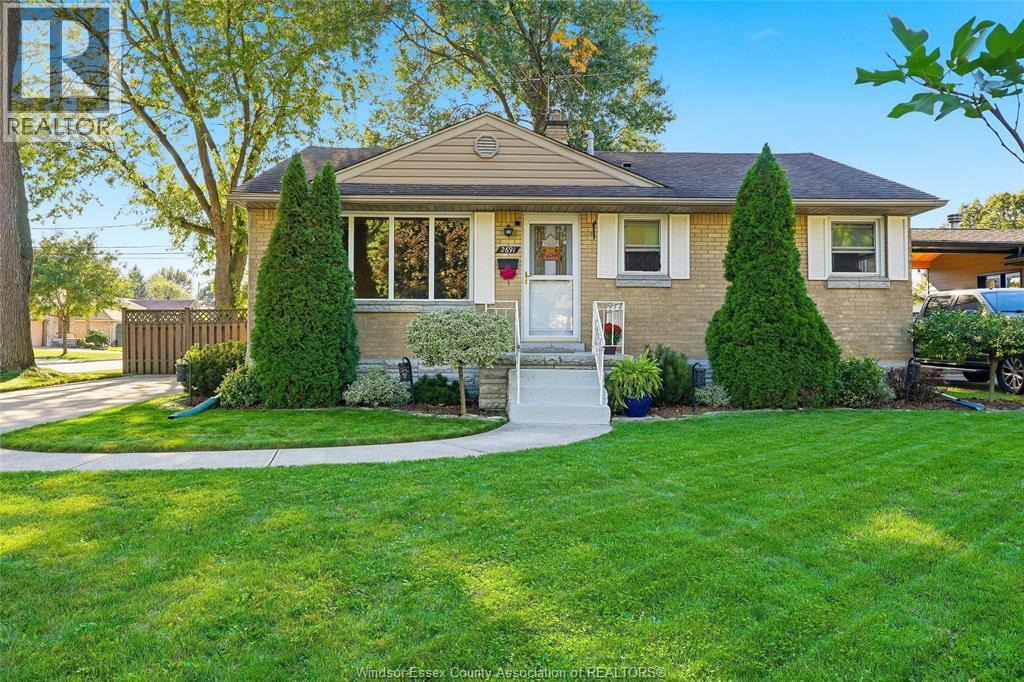 MLS# 26025791: 2691 ASKIN, Windsor, Canada