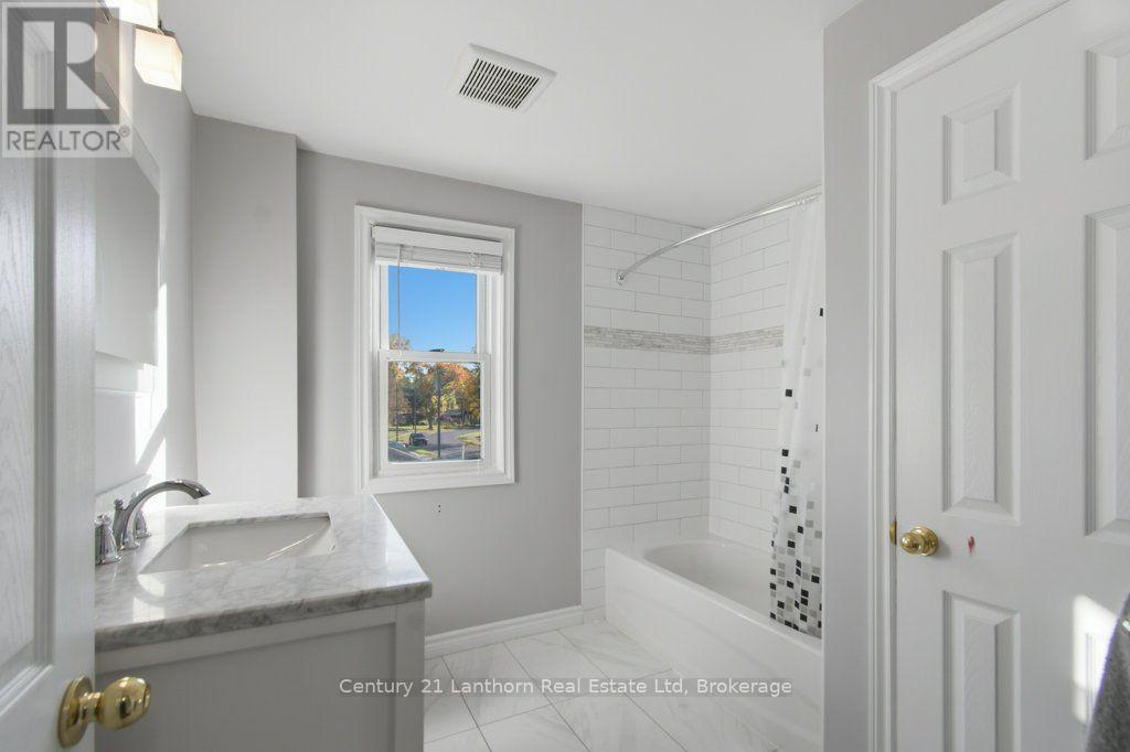 1 Clarke Boulevard, Belleville, ON photo 2