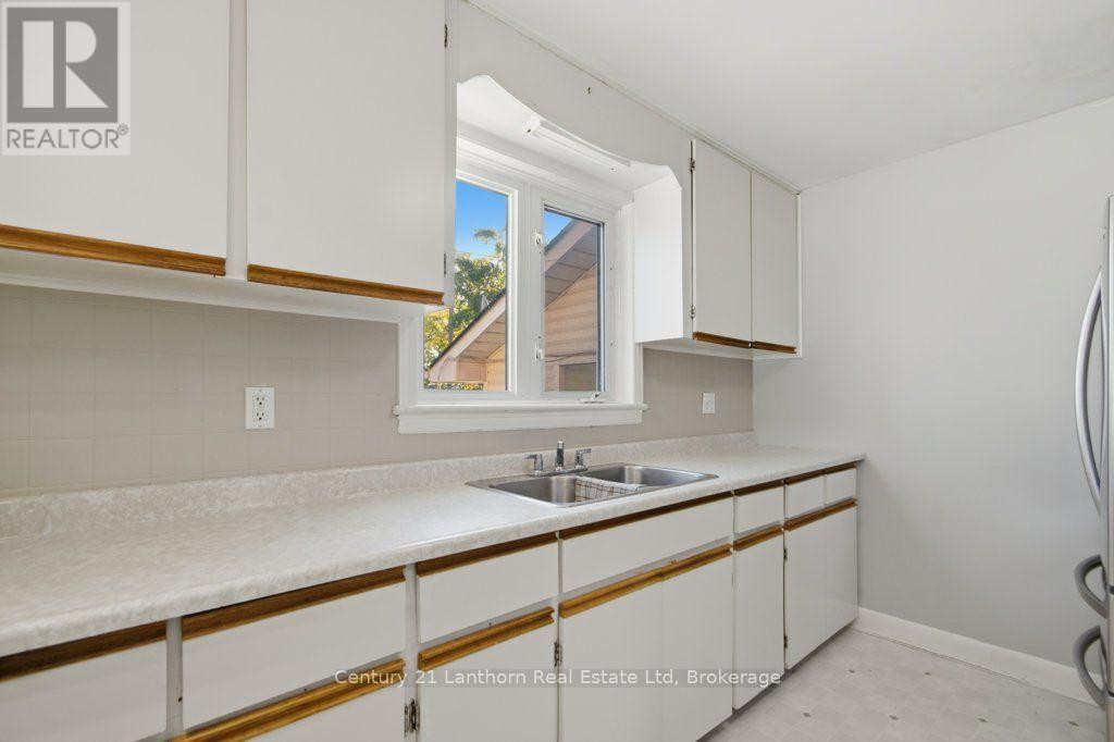 1 Clarke Boulevard, Belleville, ON photo 3
