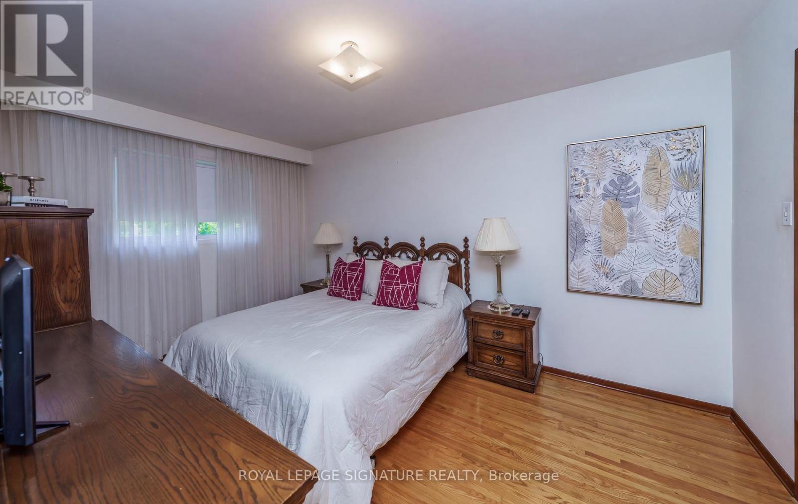 57 DARNBOROUGH WAY - 13