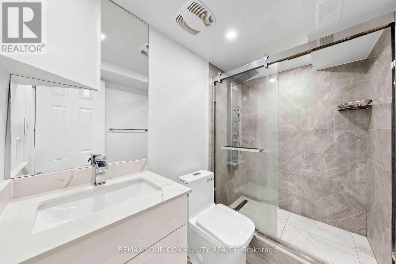 15 BENJAMIN HOOD CRESCENT - 24