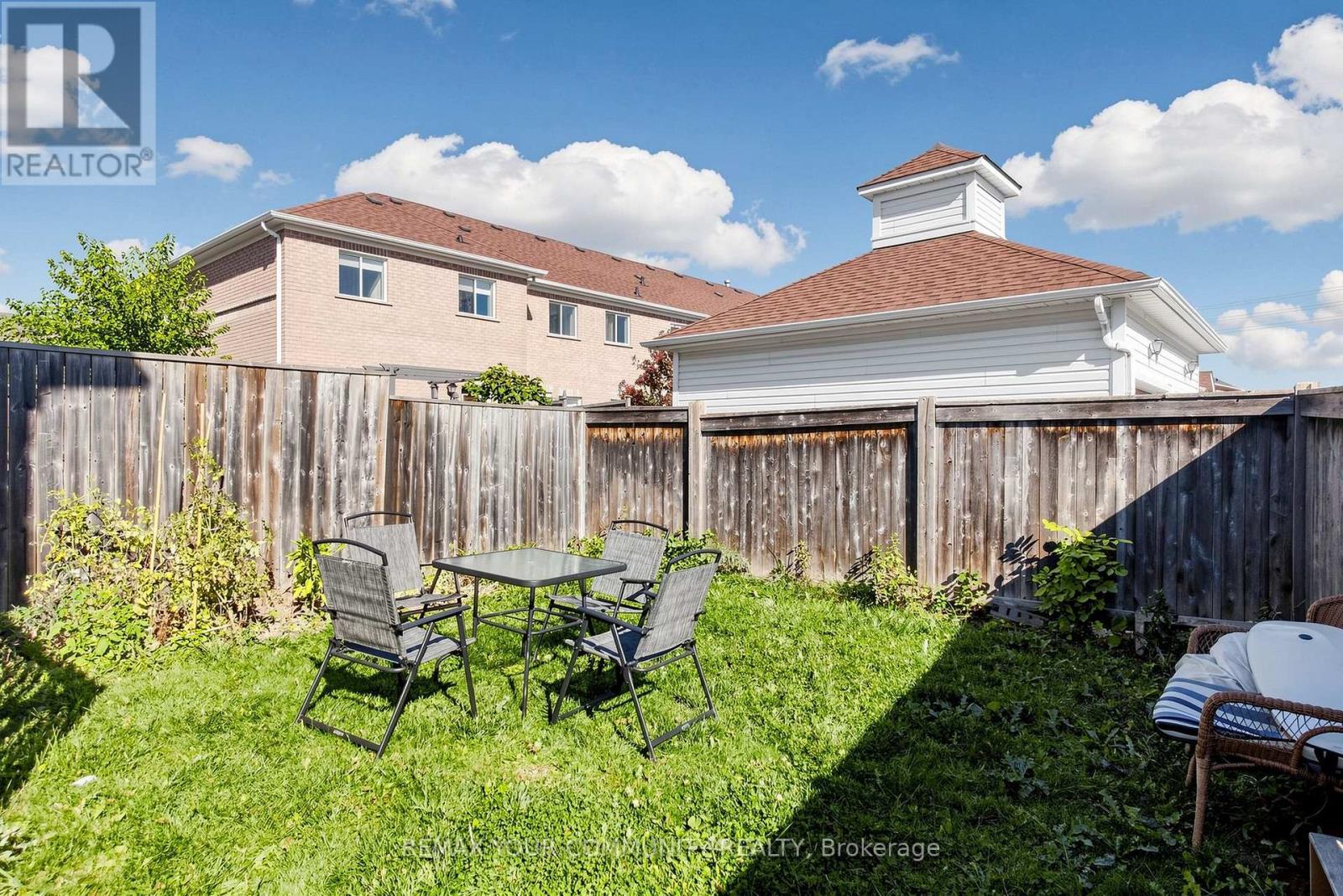 15 BENJAMIN HOOD CRESCENT - 26