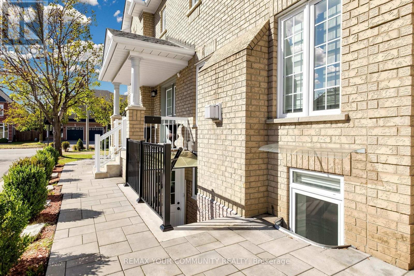 15 BENJAMIN HOOD CRESCENT - 3