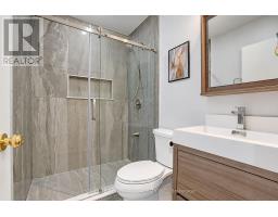 2001 Dundas Street W, Toronto, ON M6R1W7 Photo 15