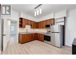 2001 Dundas Street W, Toronto, ON M6R1W7 Photo 12