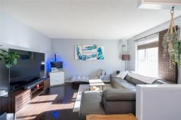 Bedroom - 11 Brixford Crescent, Winnipeg, MB R2N1E1 Photo 7