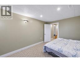 726 Sandison, Windsor, ON N9E4T2 Photo 32