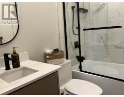 Unit 609 - 39 Rowan Street thumbnail 14