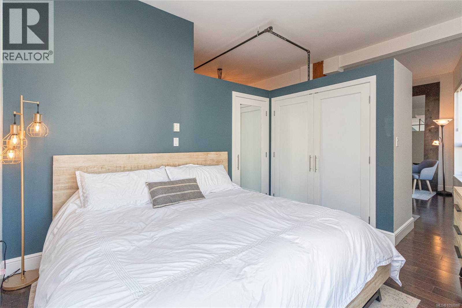 213 455 Sitkum Road, Victoria