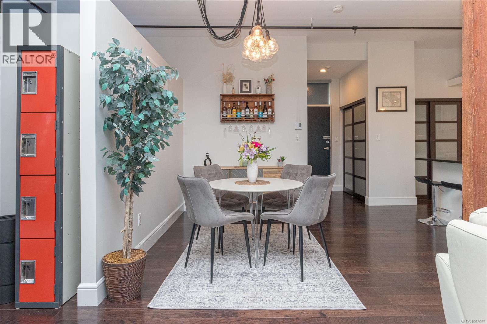 213 455 Sitkum Road, Victoria