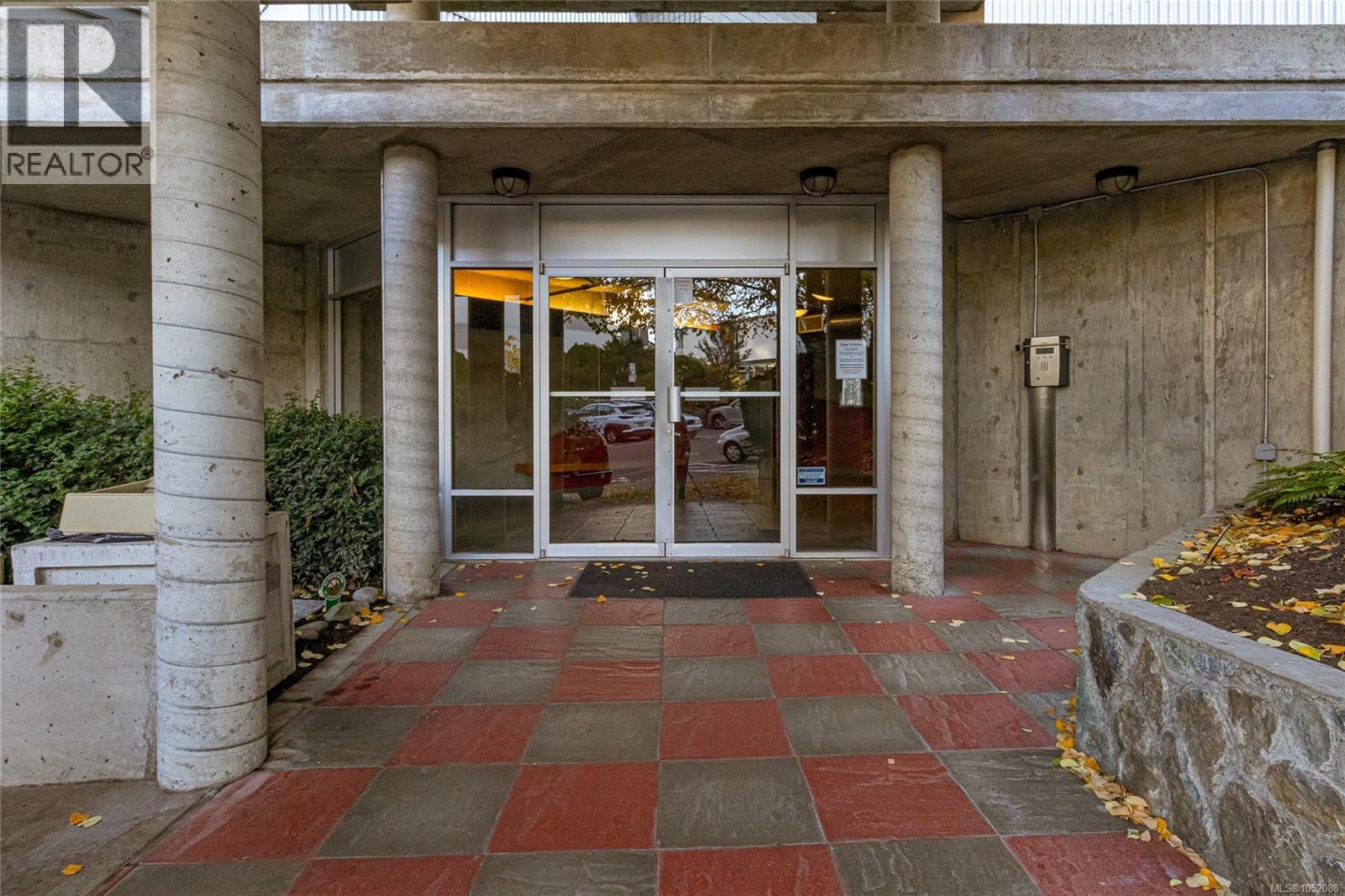 213 455 Sitkum Road, Victoria