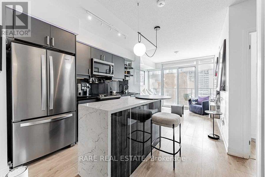 50 Wellesley Unit 1109 photo 3