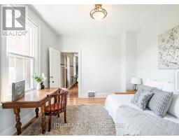 Large Bedroom 2nd Floor - 137 Denison Ave Avenue, Toronto, ON M5T2N2 Photo 6