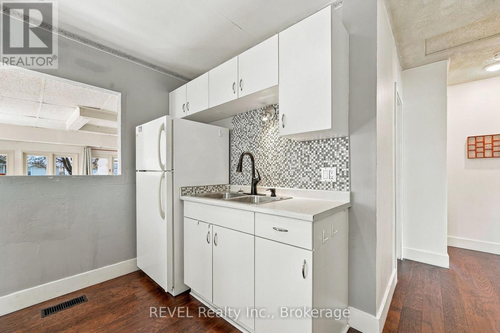 20 Fifth Street, Belleville, ON photo 15