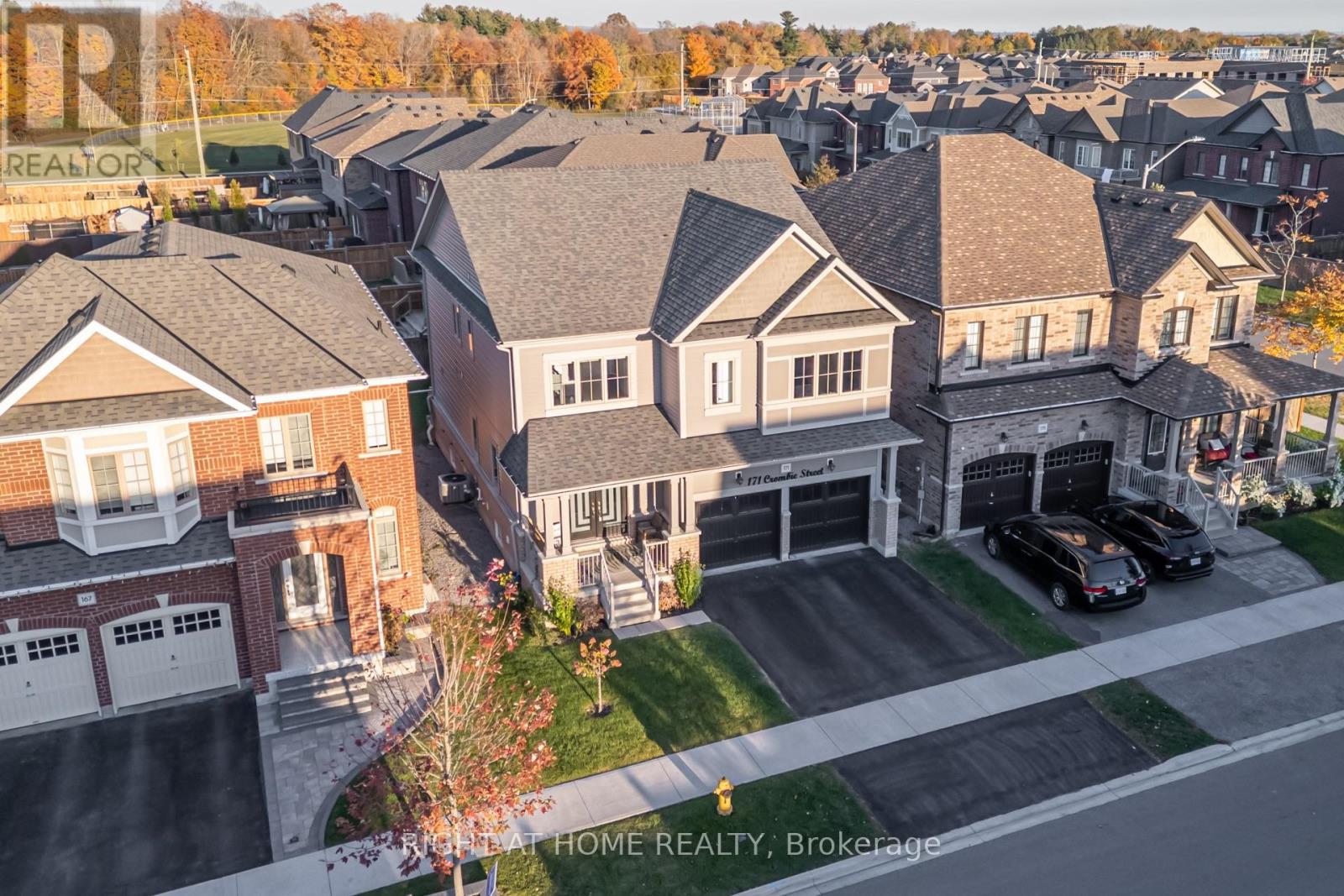 171 Crombie Street, Clarington, ON photo 3