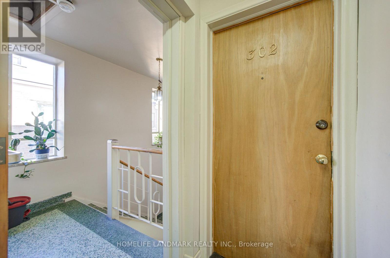 827 Cosburn Avenue, Toronto, ON photo 14