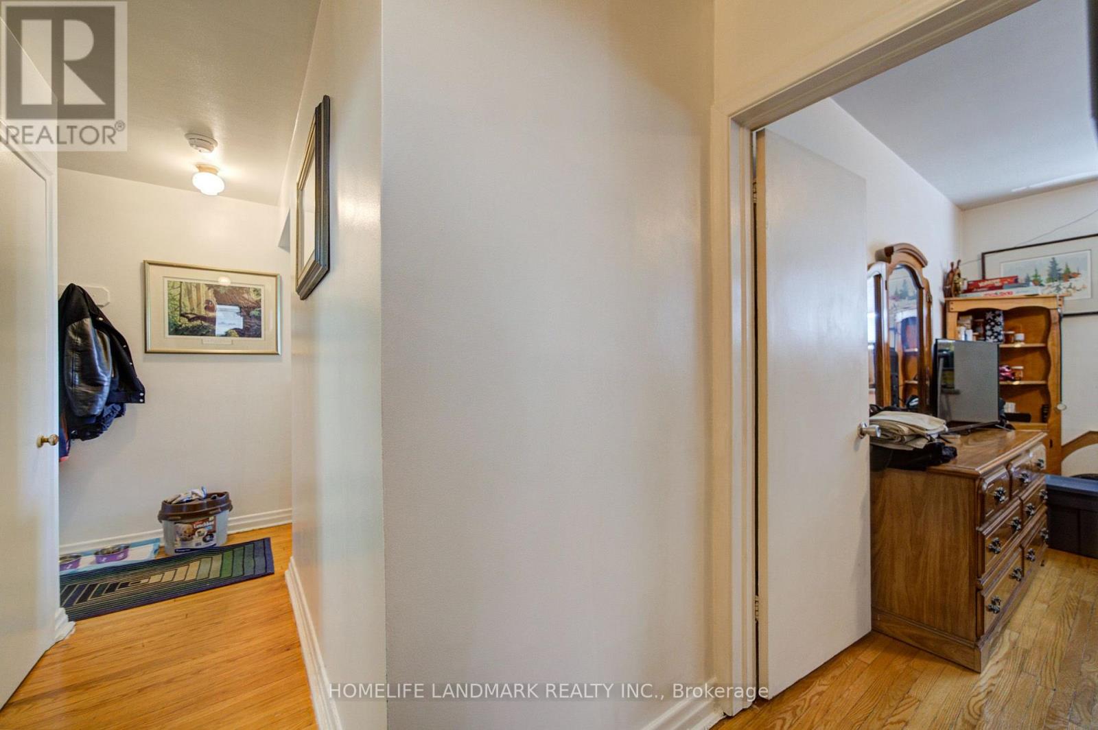827 Cosburn Avenue, Toronto, ON photo 16