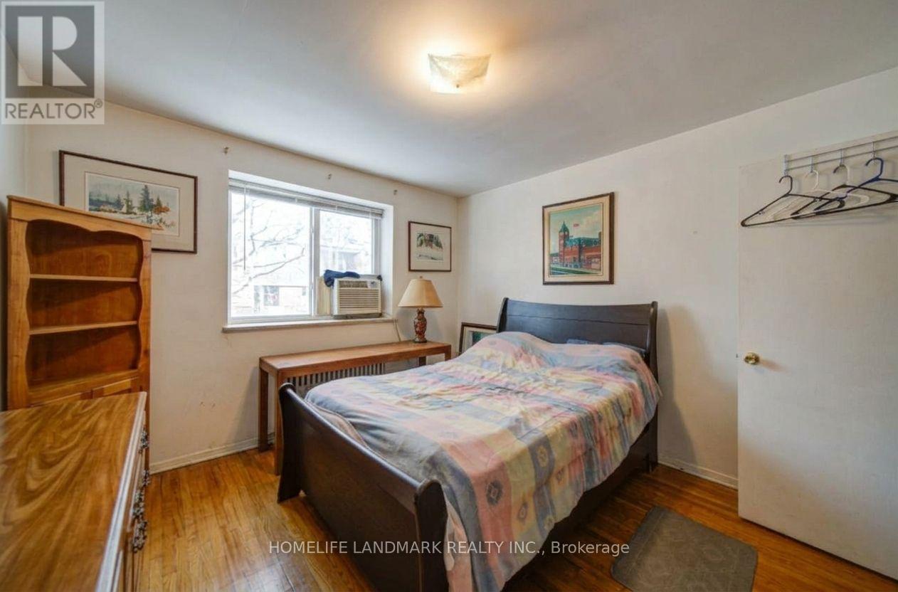 827 Cosburn Avenue, Toronto, ON photo 18