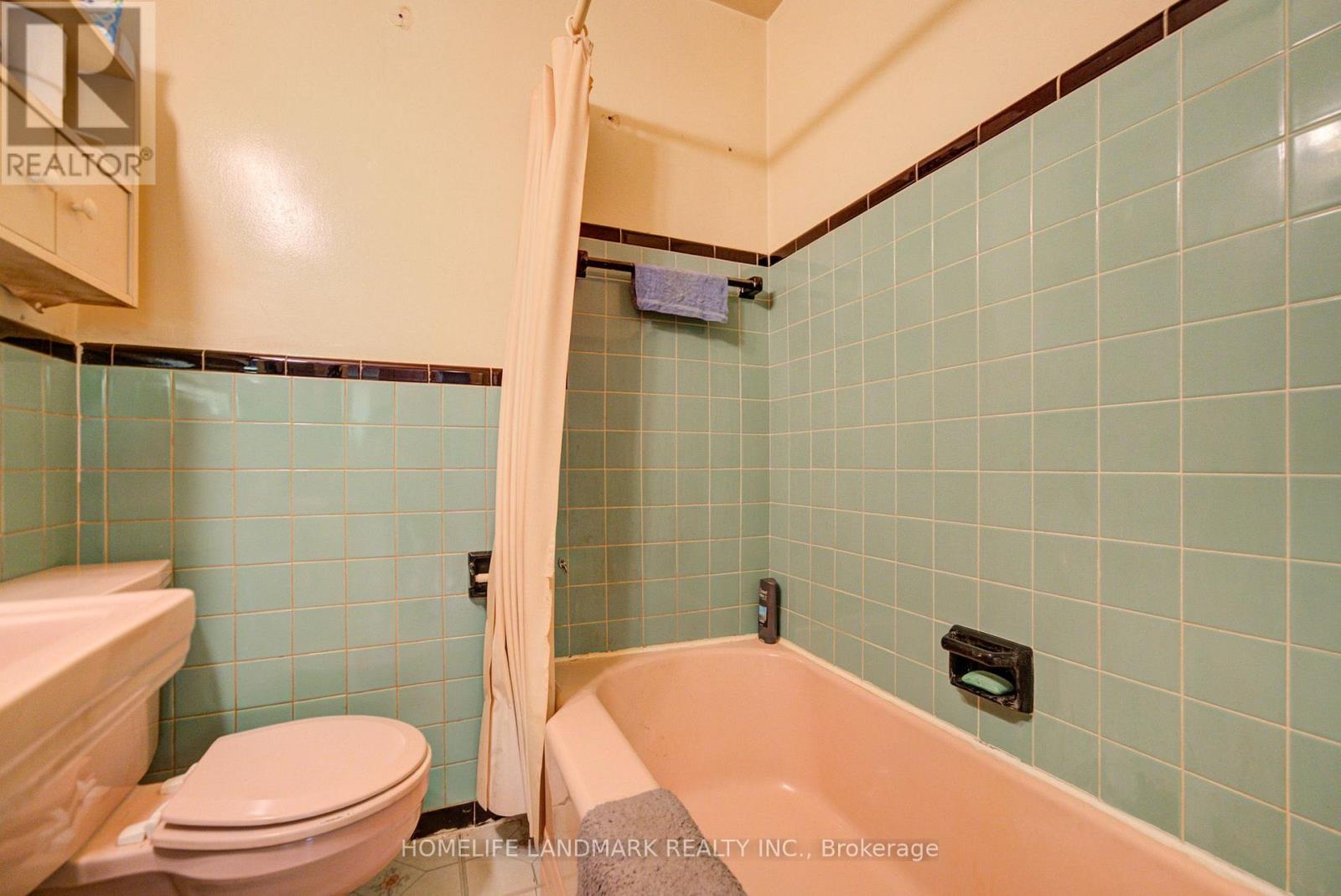 827 Cosburn Avenue, Toronto, ON photo 20