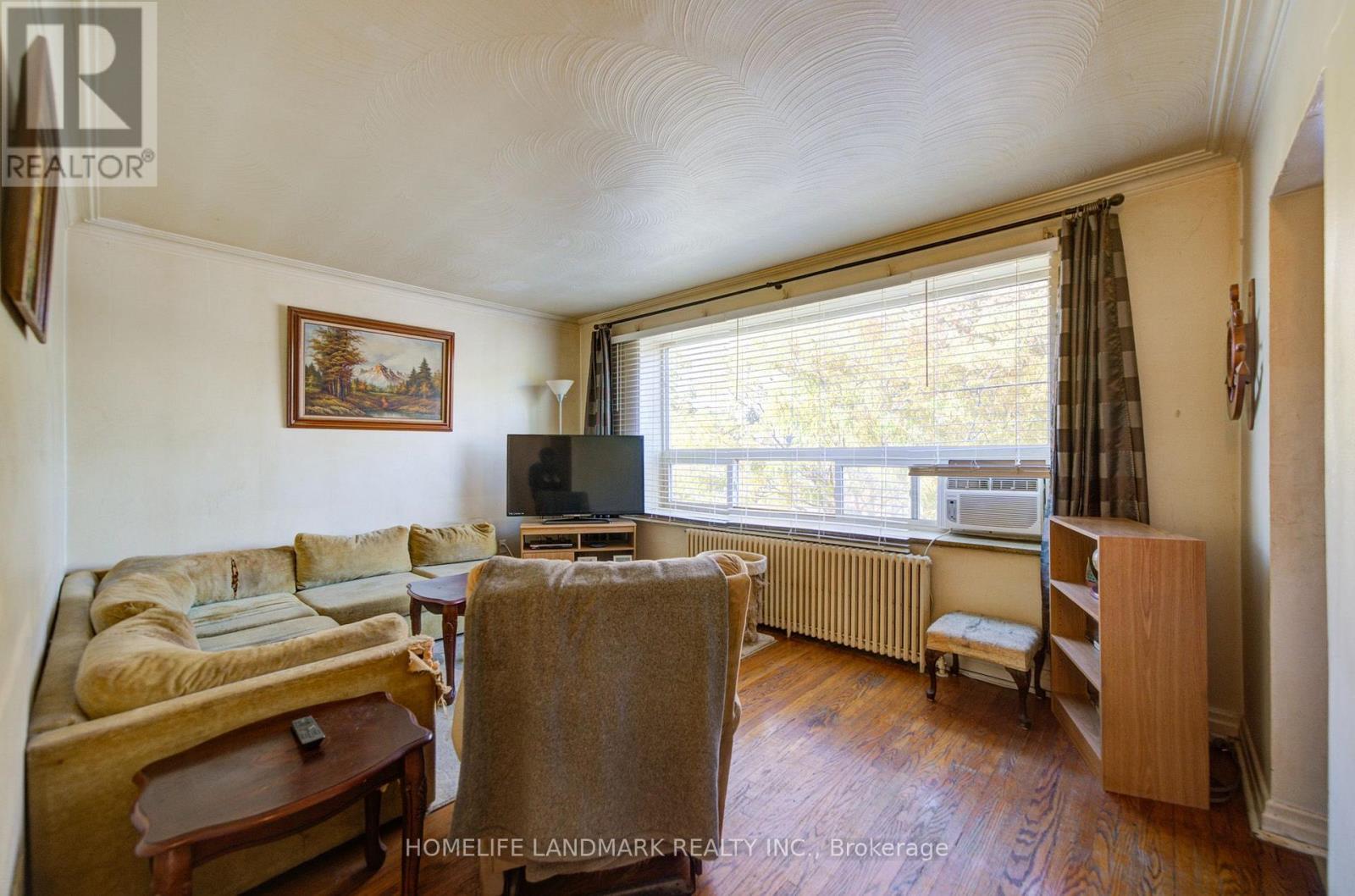 827 Cosburn Avenue, Toronto, ON photo 22