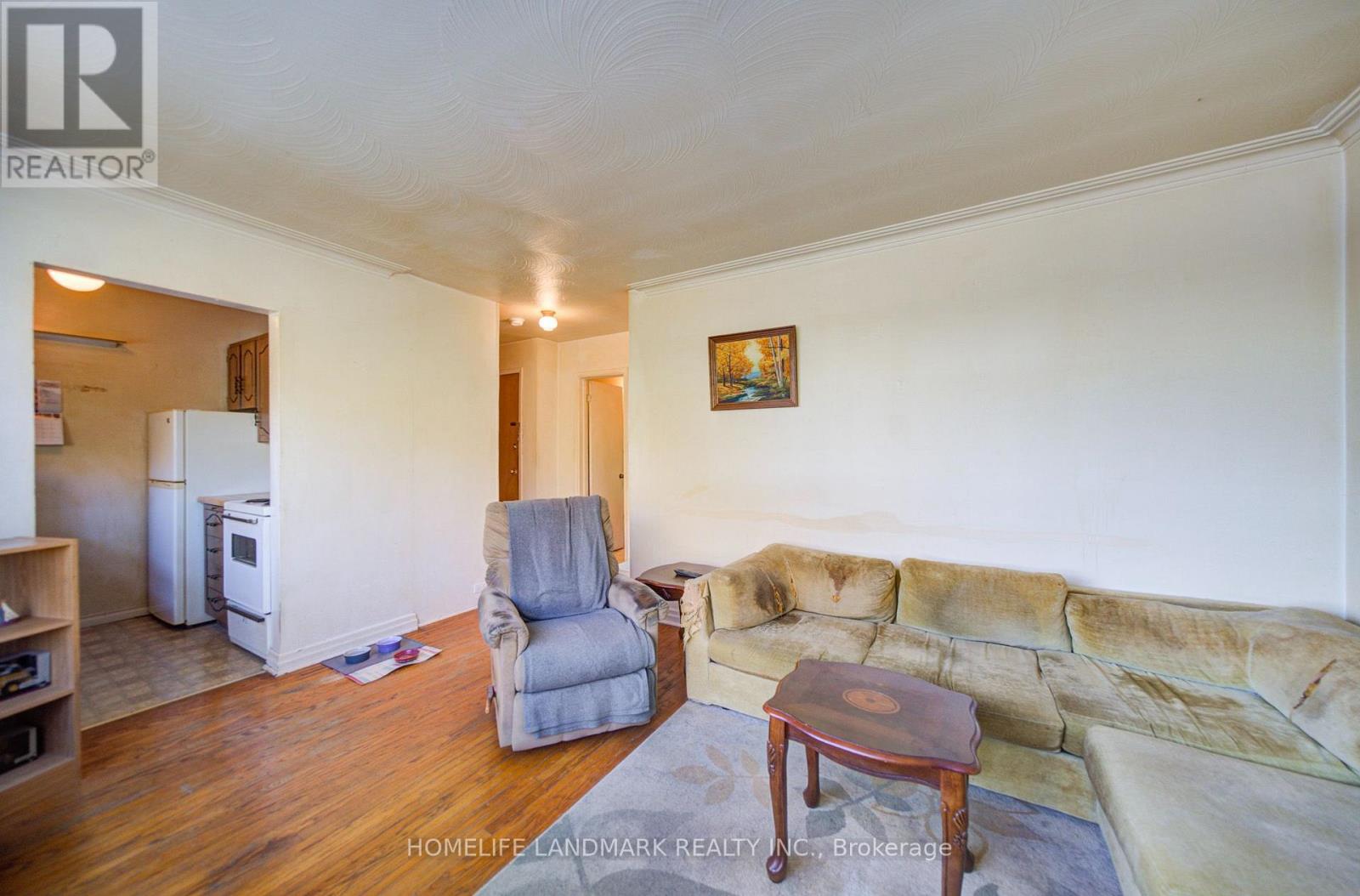 827 Cosburn Avenue, Toronto, ON photo 25