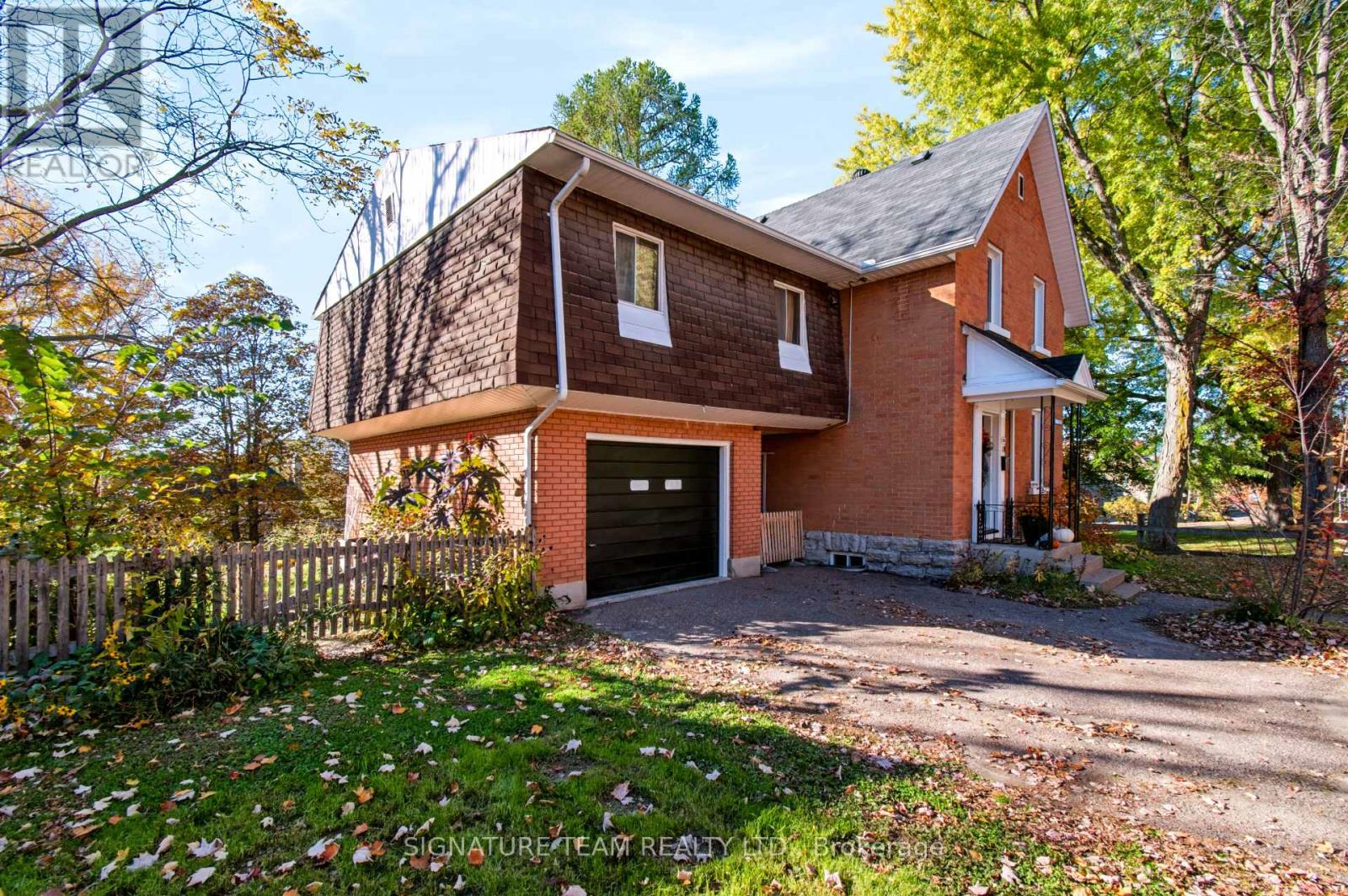 376 CENTRE STREET - 34