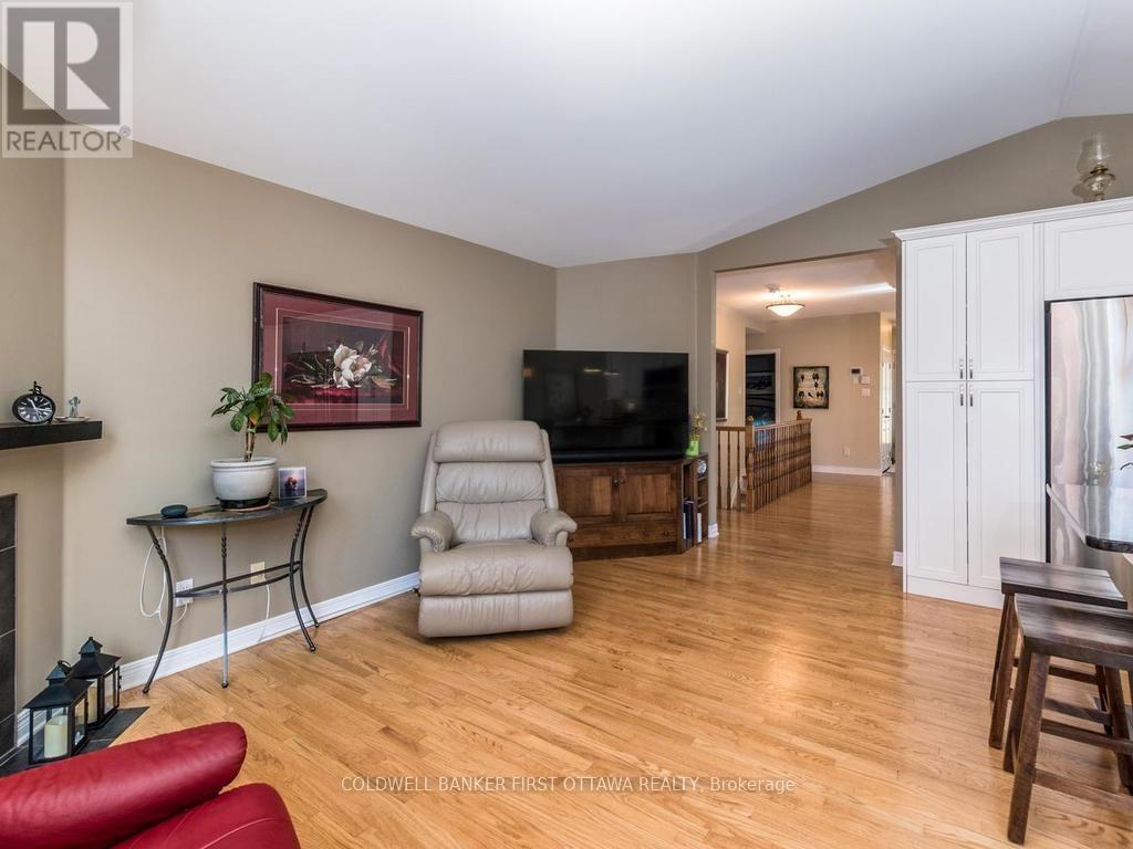 Condos for Sale in Ottawa – 57 AMBERLAKES DRIVE, Ottawa – By Peter Sagos - Image 21