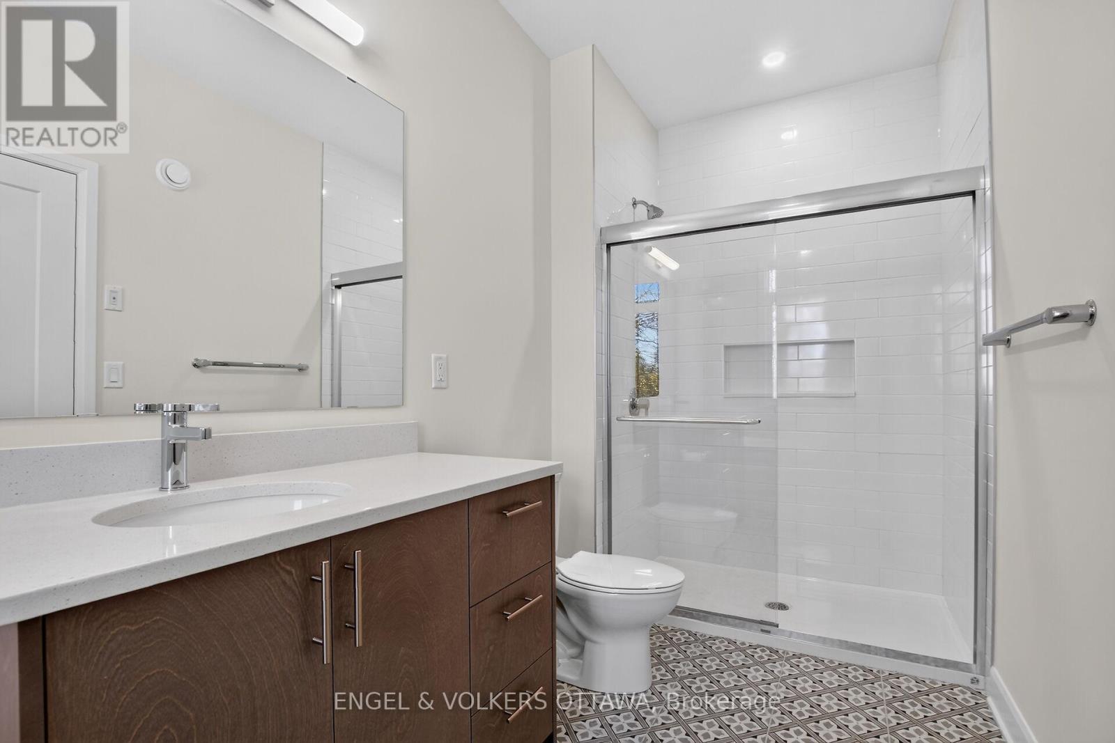 Main level primary ensuite