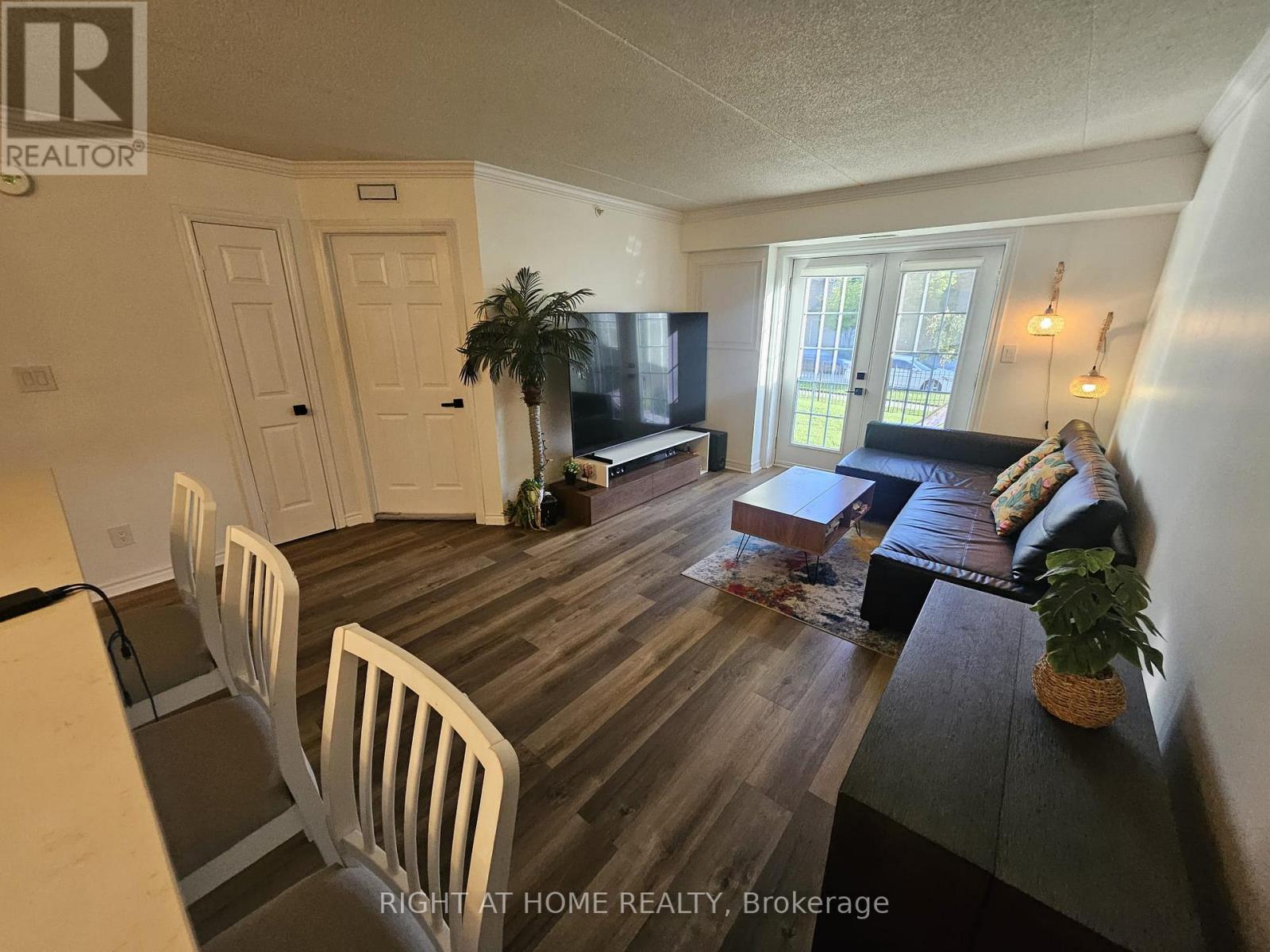 103- 1421 Walkers Line, Burlington, ON photo 2