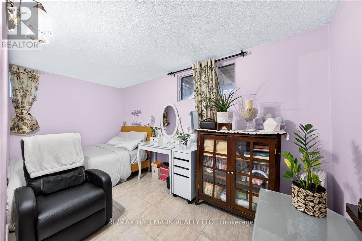 67 Aldergrove Avenue, Toronto, ON photo 8