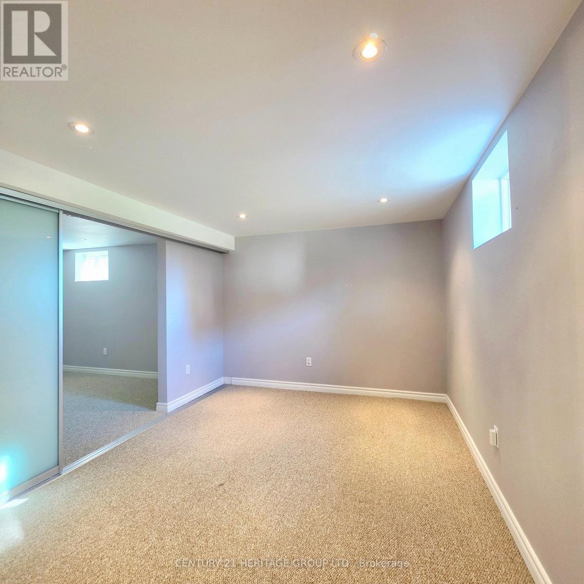 42 FRED VALLEY DRIVE - 34