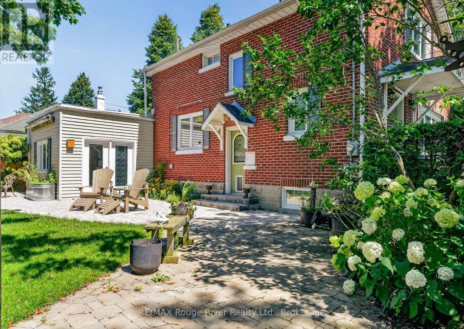 208 Albert photo 3