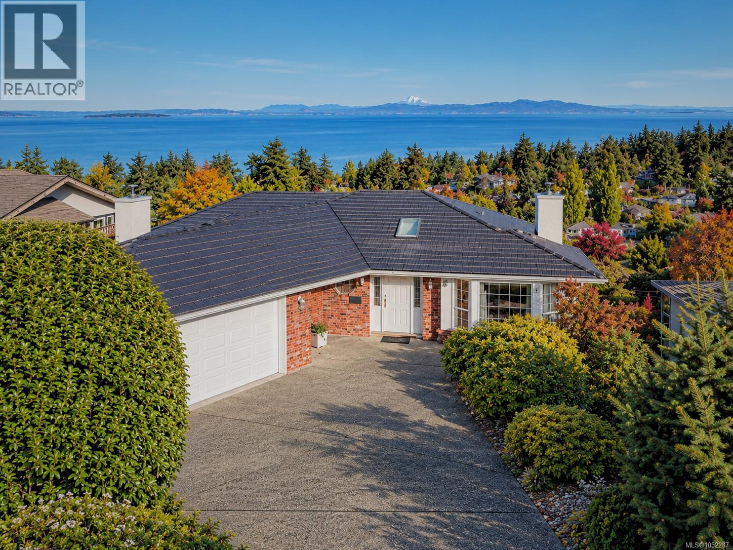  974 Seapearl Place, Saanich