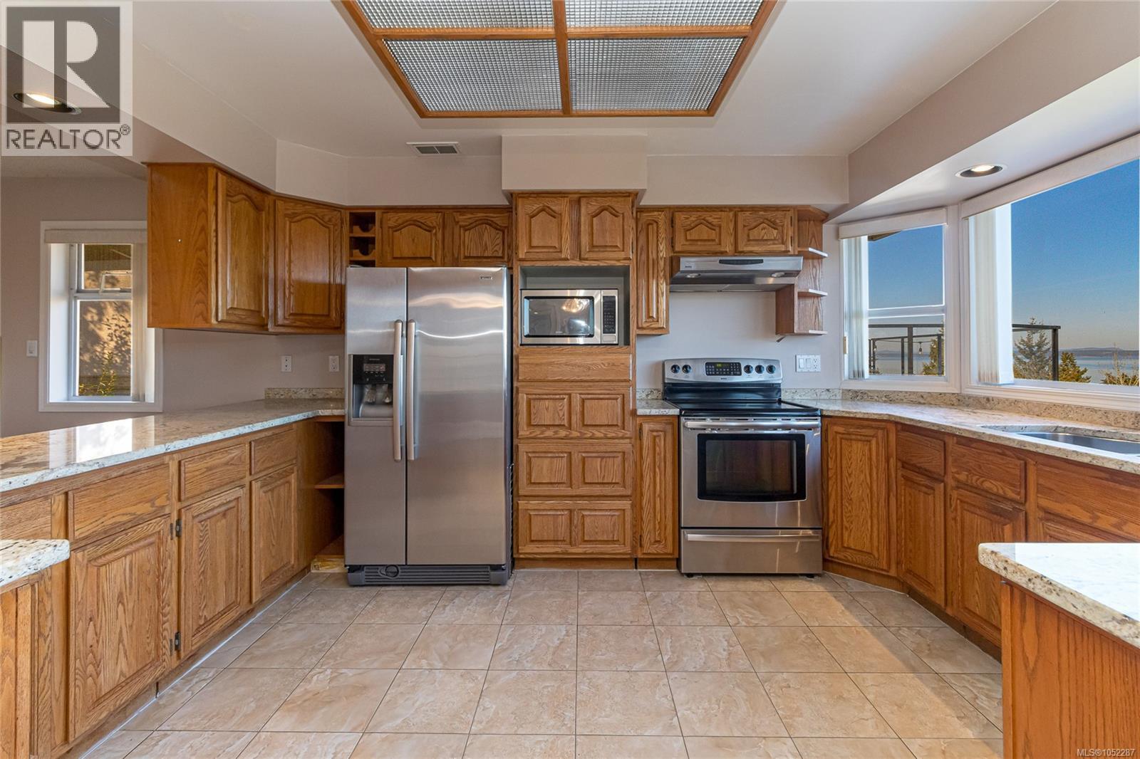  974 Seapearl Place, Saanich