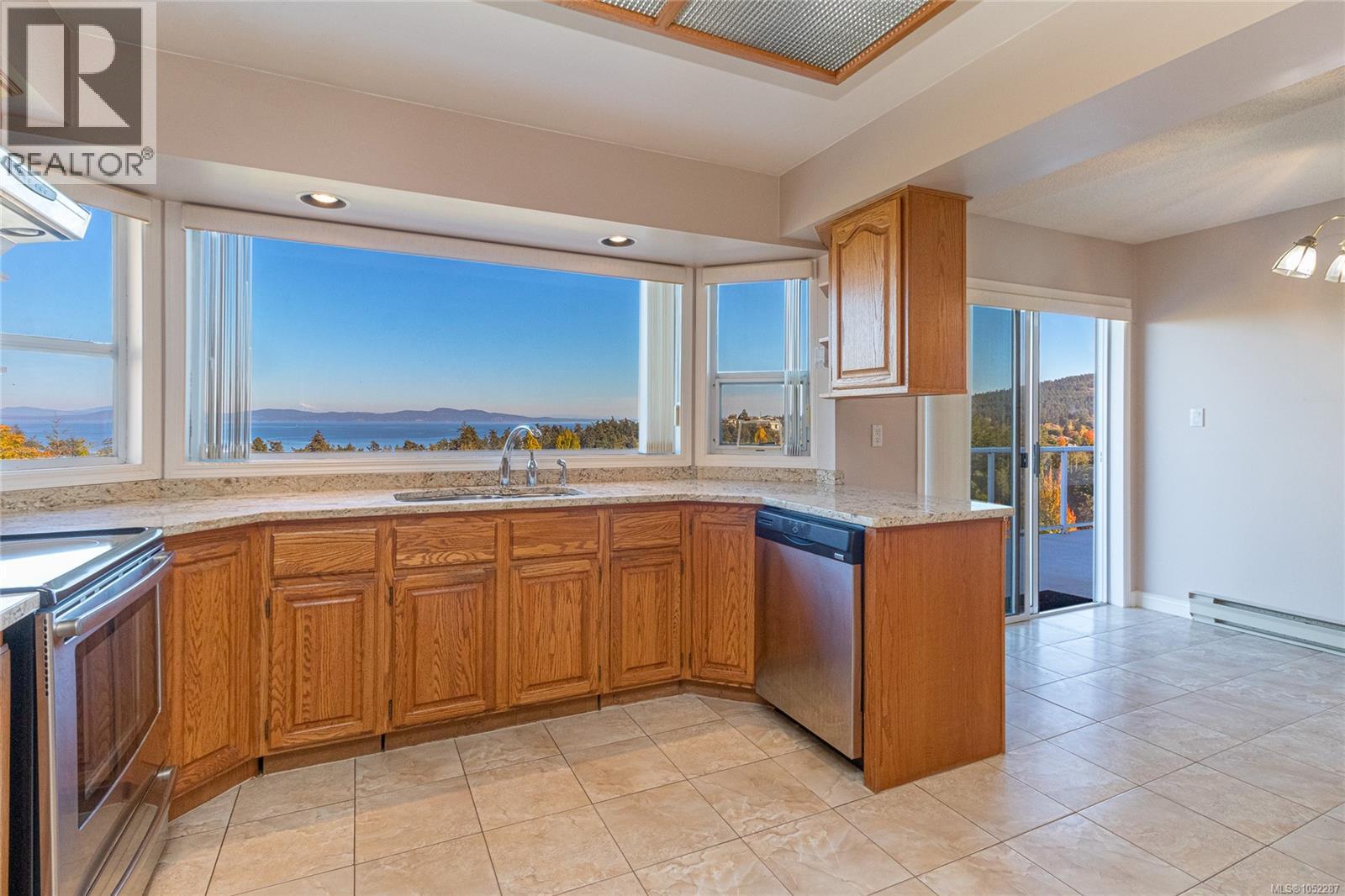  974 Seapearl Place, Saanich