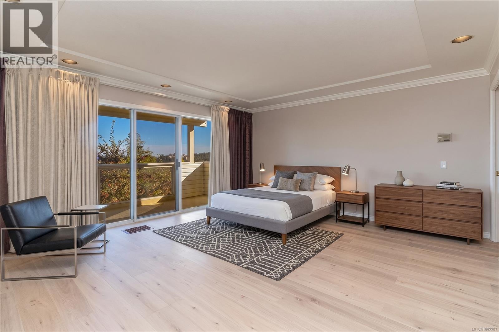  974 Seapearl Place, Saanich