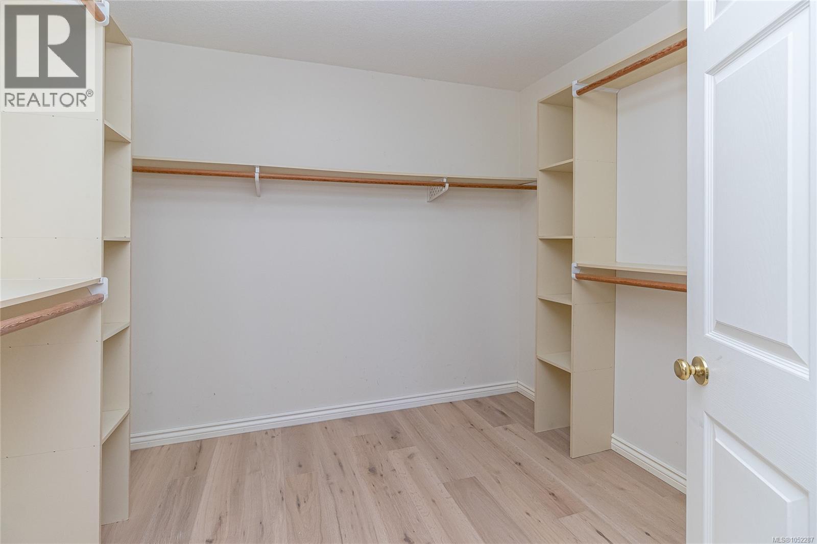  974 Seapearl Place, Saanich