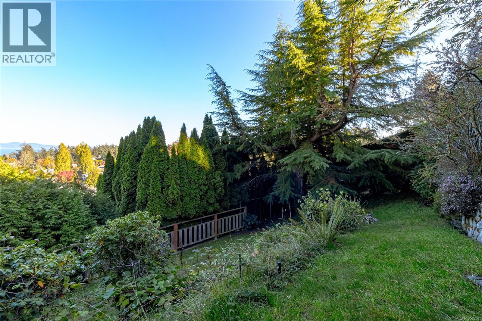  974 Seapearl Place, Saanich