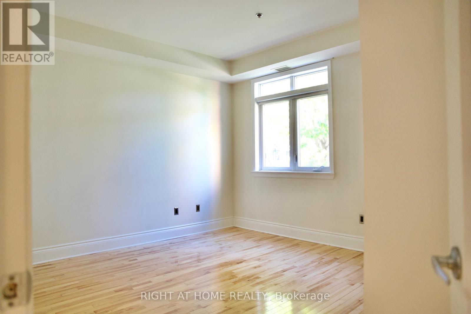 Condos for Sale in Ottawa – 109 – 400 MCLEOD STREET, Ottawa – By Peter Sagos - Image 11