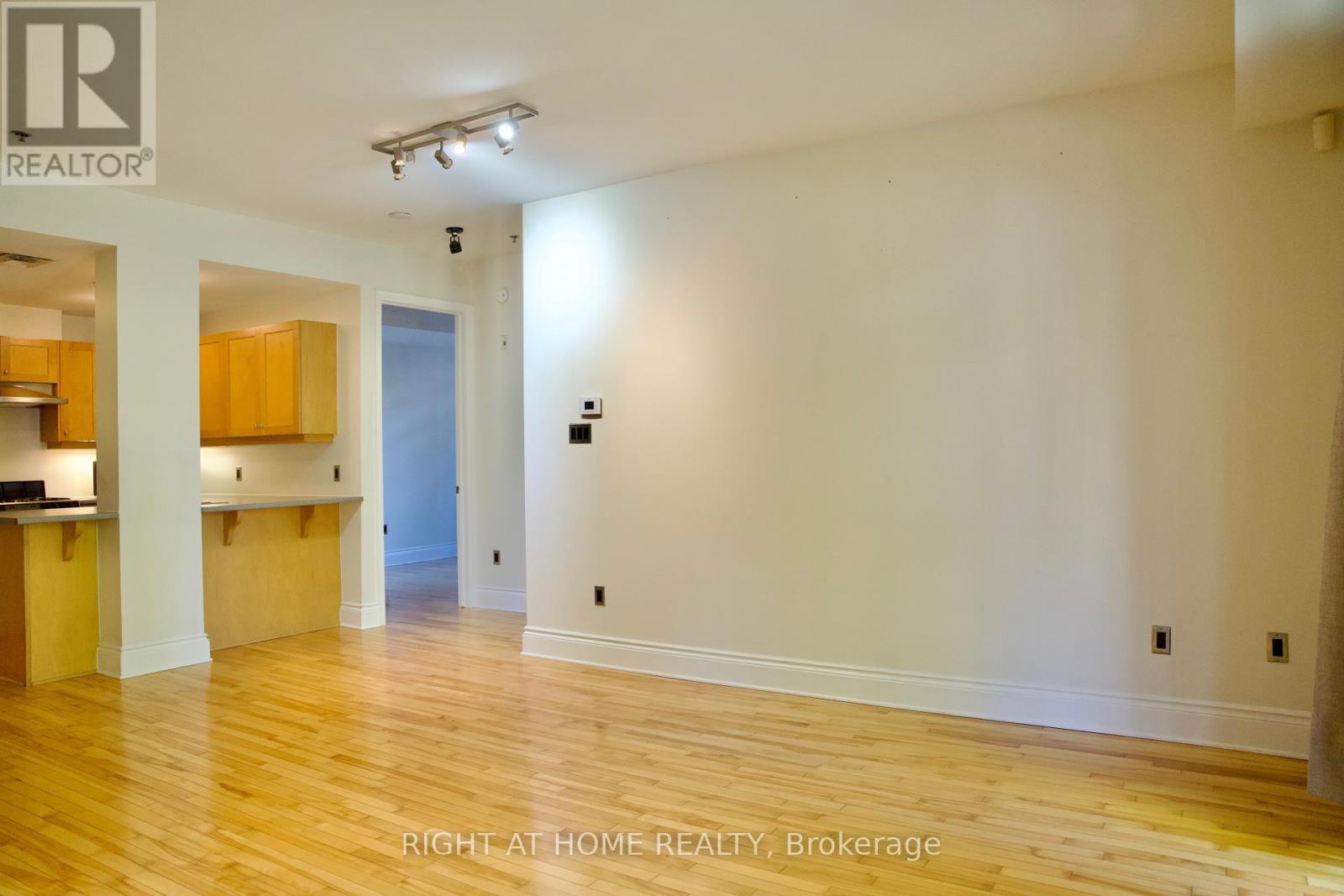 Condos for Sale in Ottawa – 109 – 400 MCLEOD STREET, Ottawa – By Peter Sagos - Image 6