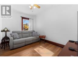 164 Brookside Drive, Toronto, ON M4E2M4 Photo 11