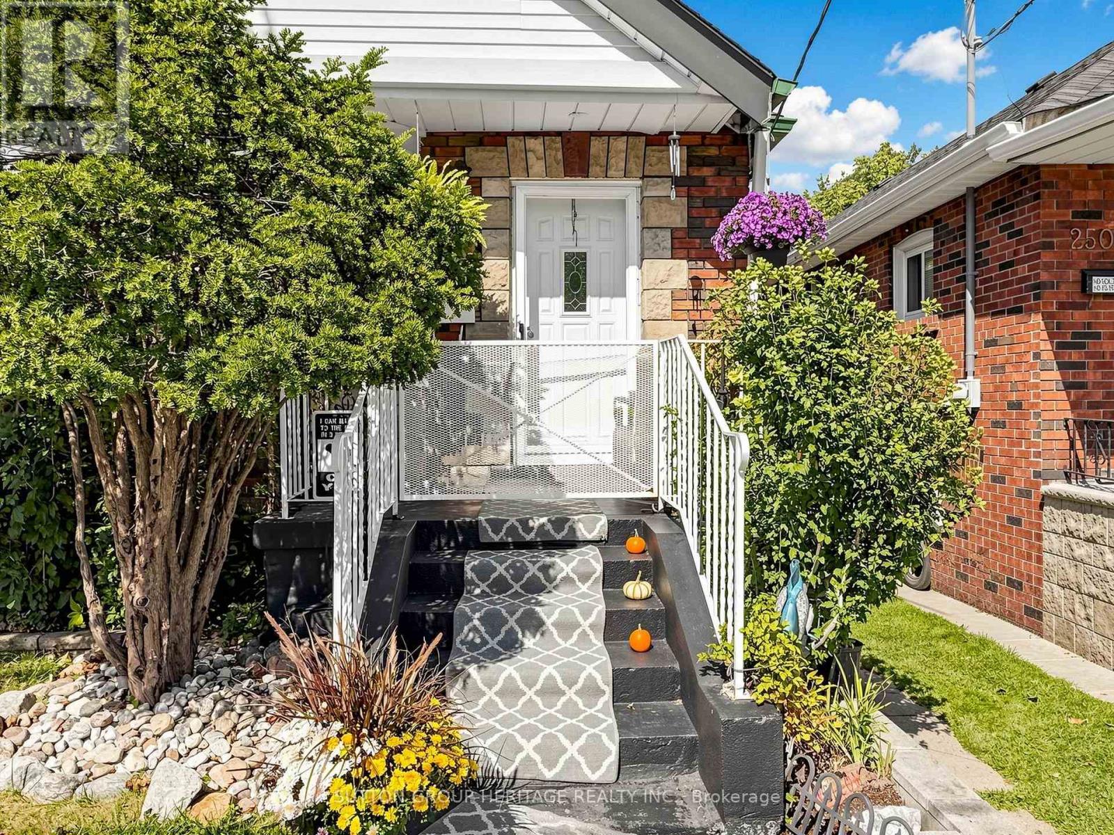 248 Westwood Avenue, Toronto, ON photo 4