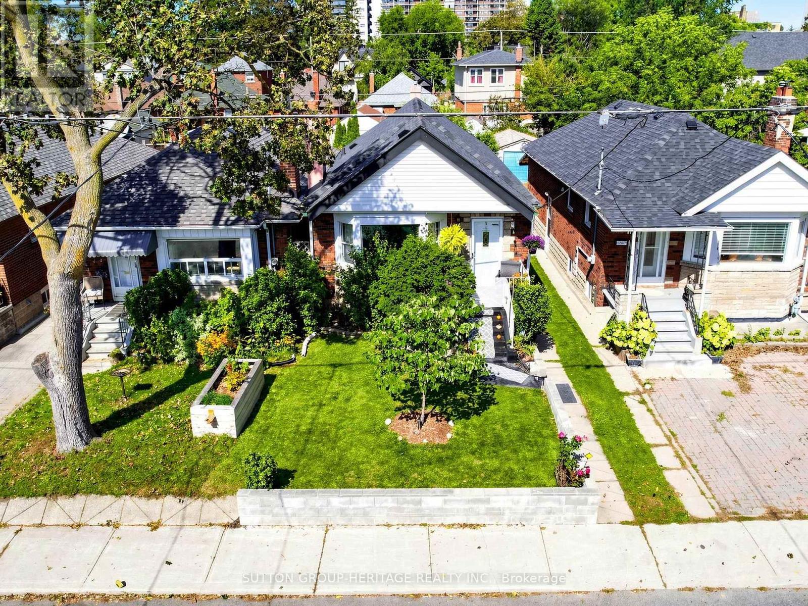 248 Westwood Avenue, Toronto, ON photo 42